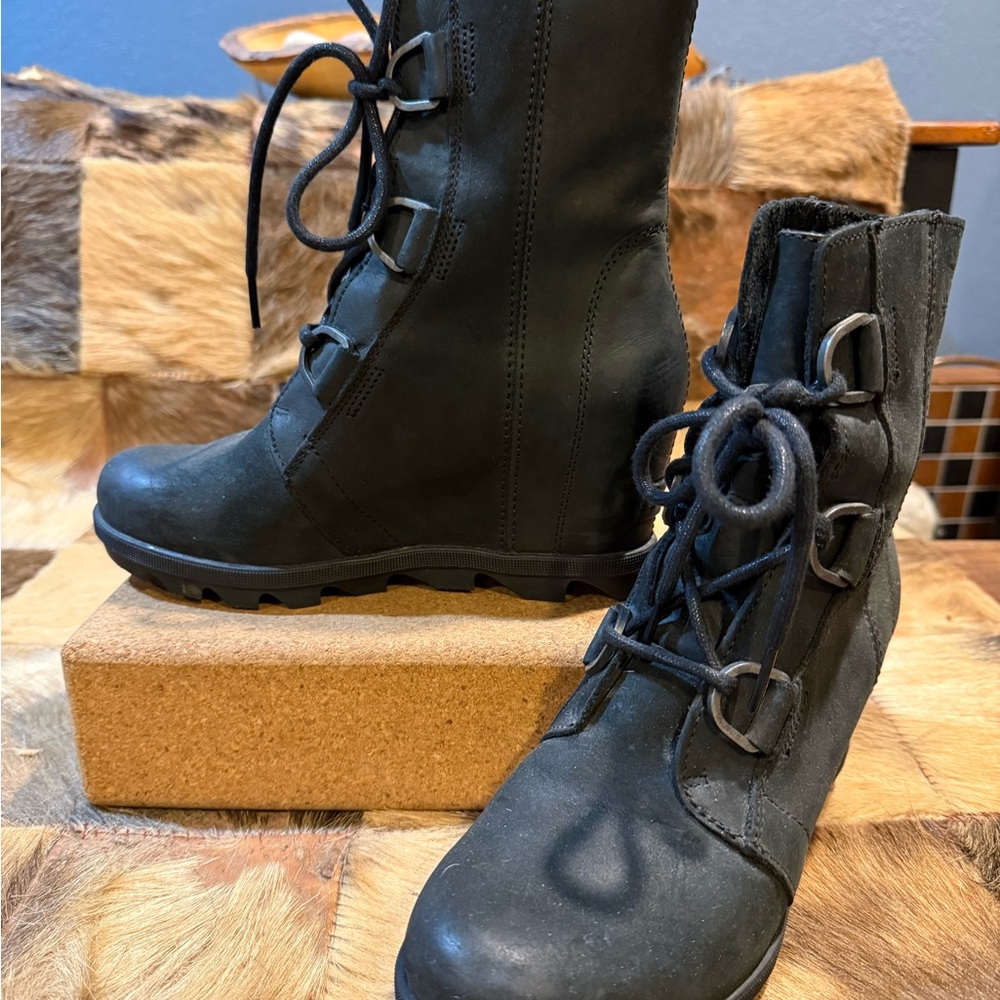 Sorel Joan of Arctic II Black Lace-Up Women's Wedge Boots, 7.5